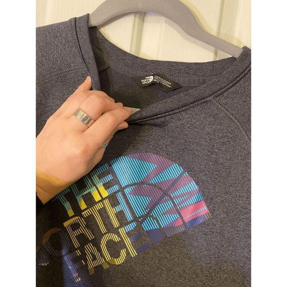 The North Face 🐾 Gray Go Anywhere Sweatshirt Size Medium - Picture 6 of 6